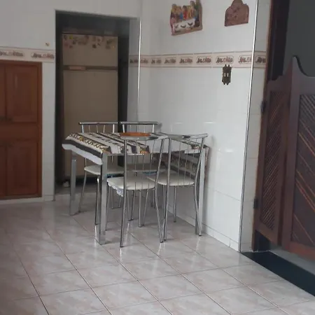 Casa Temporada Em Aparecida Com Vista Para Basilica Exterior photo