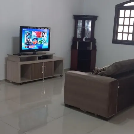 Casa Temporada Em Aparecida Com Vista Para Basilica Exterior photo